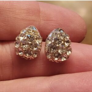 Avon Vintage Gold Tone Rhinestone Oval Post Earrings